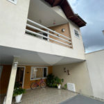 Casa à venda com 3 quartos, sendo 1 suíte, no condomínio Residencial Villagio Vitória, Guarulhos - SP