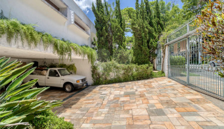 Casa Térrea à venda com 4 suítes em Jardim Cordeiro, São Paulo, SP