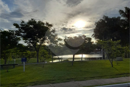 Casa à venda com 3 quartos, sendo 1 suíte, no condomínio Estância Marambaia, Vinhedo - SP