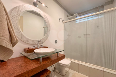 Casa à venda com 3 quartos, sendo 1 suíte,  no condomínio Barão do Triunfo, São Paulo - SP