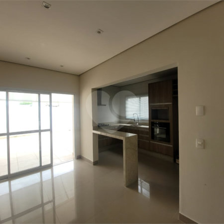 Casa à venda com 3 suítes no condomínio Horto Florestal II, Sorocaba - SP