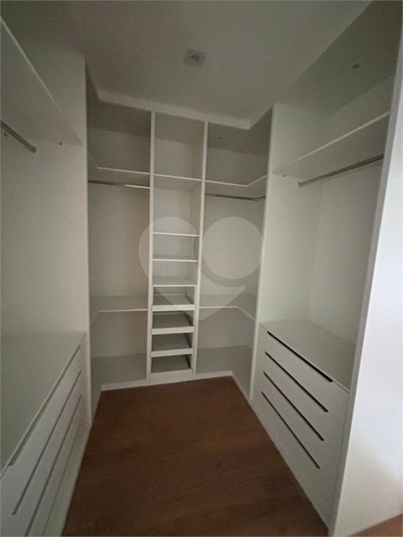 Sobrado à venda com 4 suítes em Residencial Central Parque, Salto, SP
