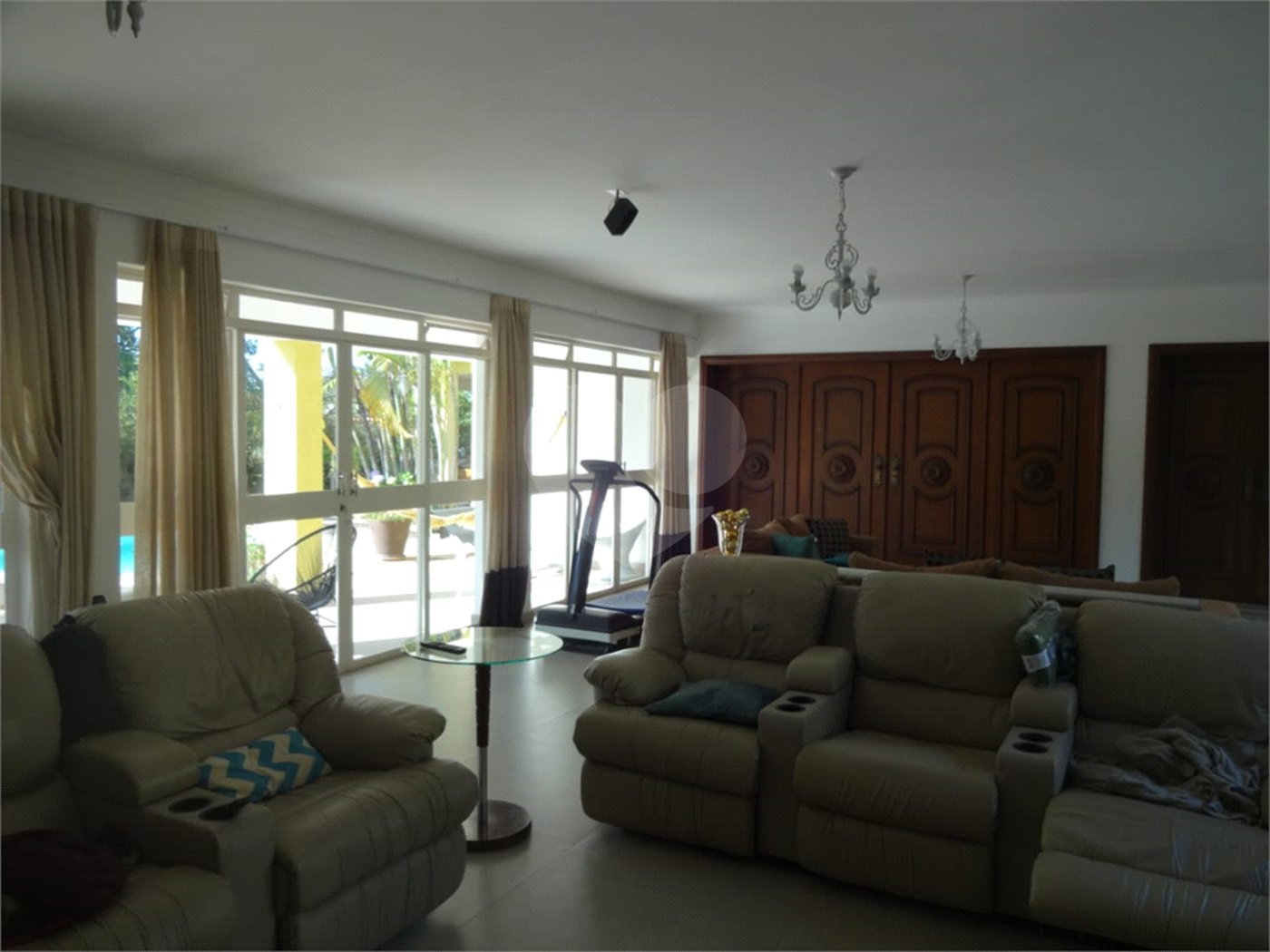 Casa à venda com 5 quartos, sendo 2 suítes,  em Vila Oliveira, Mogi das Cruzes, SP