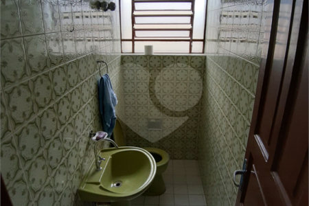 Sobrado à venda com 4 quartos, sendo 1 suíte, em Vila Gomes, São Paulo, SP