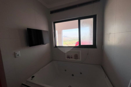 Casa à venda com 3 quartos, sendo 2 suítes,  no condomínio Residencial Alto da Floresta, Bom Jesus dos Perdões - SP