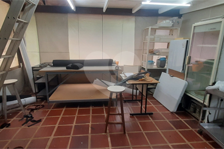 Casa à venda com 4 quartos, sendo 2 suítes, no condomínio Associação Reserva das Hortênsias, Mairiporã - SP