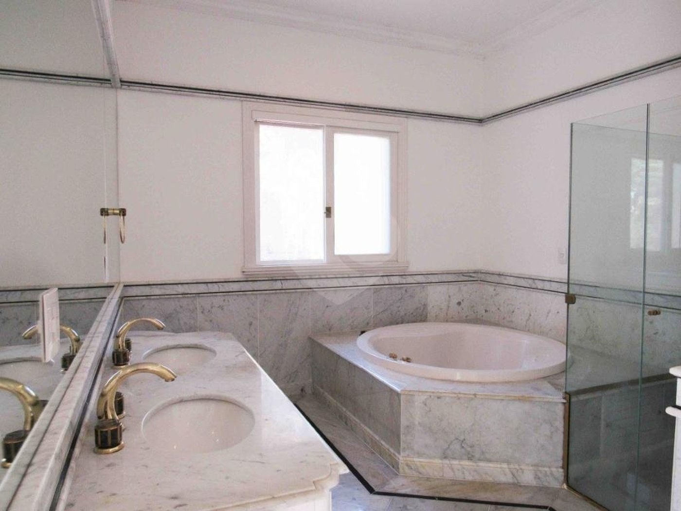 Casa à venda com 4 suítes no condomínio Chácara Flora, São Paulo - SP