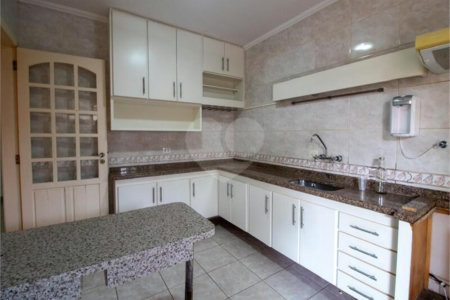 Casa à venda com 3 quartos, sendo 1 suíte, em Jardim Ester, São Paulo, SP