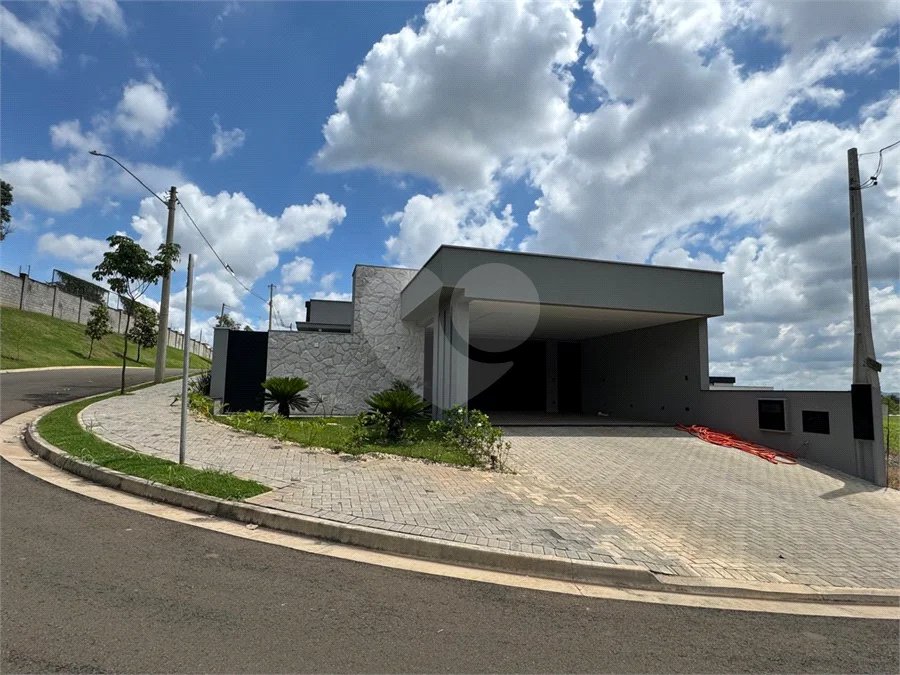 Casa térrea com 3 suítes á venda no Damha 2 de Piracicaba - SP.