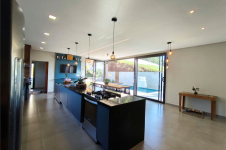 Casa à venda com 3 suítes no condomínio Villa D' Oro, Vinhedo - SP