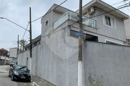 Sobrado à venda com 3 suítes em Vila Nivi, São Paulo, SP