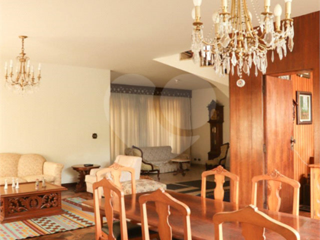 Casa à venda com 3 quartos no condomínio Paderewsky, São Paulo - SP