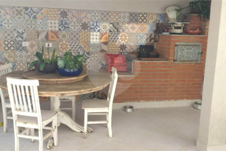 Casa à venda com 4 quartos, sendo 3 suítes,  em Jardim Bonfiglioli, São Paulo, SP