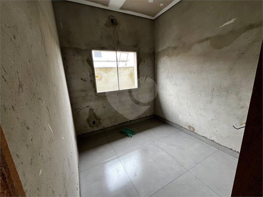 Casa à venda com 3 quartos, sendo 1 suíte, no condomínio Residencial Tivolli, Itapetininga - SP