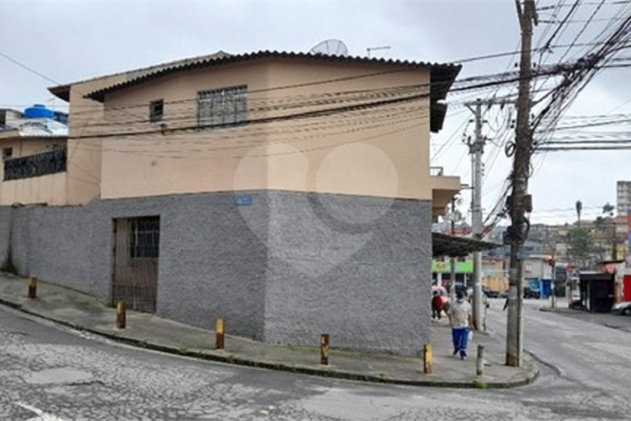Sobrado à venda com 6 quartos em Jardim Quarto Centenário, Mauá, SP