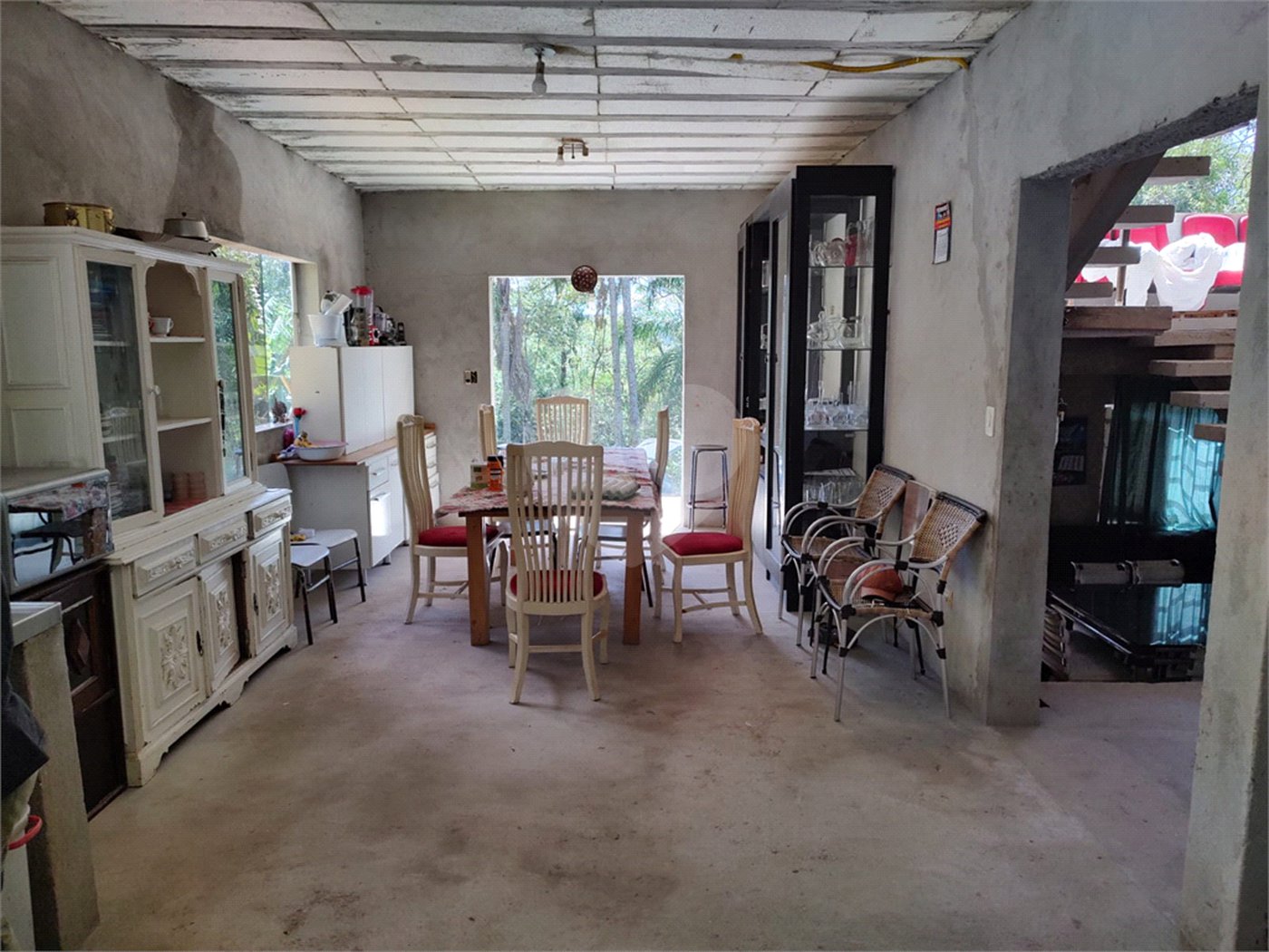 Sobrado à venda com 5 quartos, sendo 4 suítes, em Serra da Cantareira, Mairiporã, SP