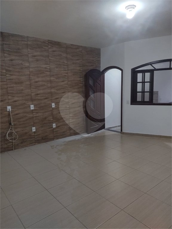 Casa à venda com 2 suítes no condomínio Residencial Rubi, Mogi das Cruzes - SP