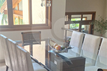 Casa à venda com 4 suítes no condomínio Osato, Atibaia - SP
