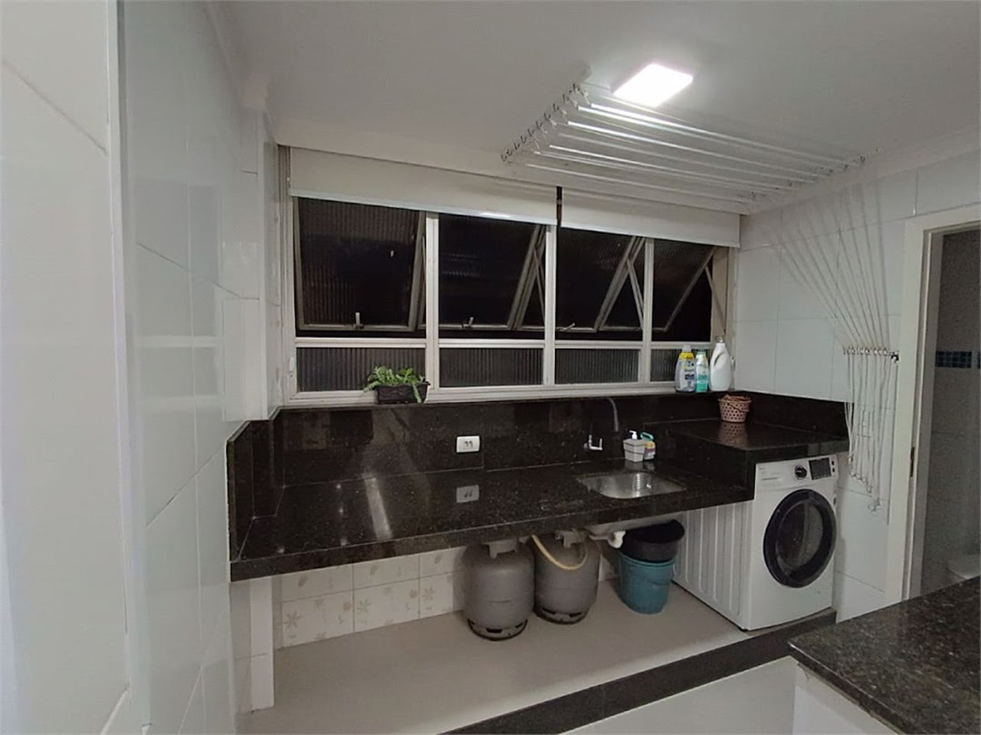 Apartamento Residencial à venda, Loteamento João Batista Julião, Guarujá - AP1731.