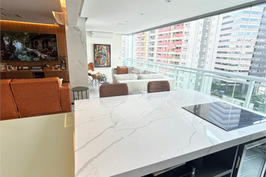 Apartamento à venda com 3 suítes em Barra Funda, São Paulo, SP