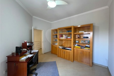 Casa à venda com 5 quartos, sendo 3 suítes, no condomínio Granja Olga III, Sorocaba - SP