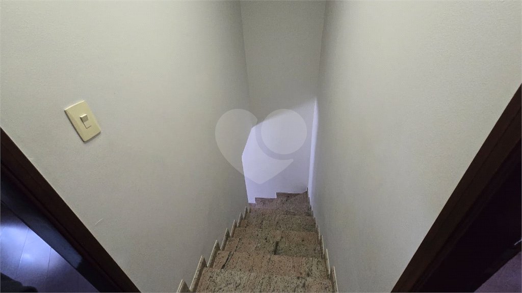 Sobrado à venda com 4 quartos, sendo 1 suíte, em Jardim Regina, São Paulo, SP