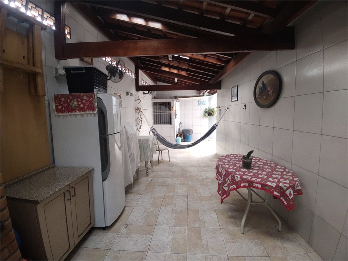 Casa à venda com 2 suítes no condomínio Morada das Hortênsias, São Paulo - SP