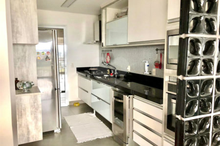Apartamento à venda com 3 quartos, sendo 1 suíte,  em Campo Grande, São Paulo, SP