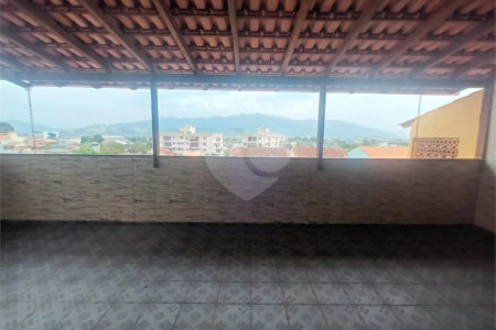 Casa à venda com 2 quartos, sendo 1 suíte, no condomínio Parque Central, Rio de Janeiro - RJ