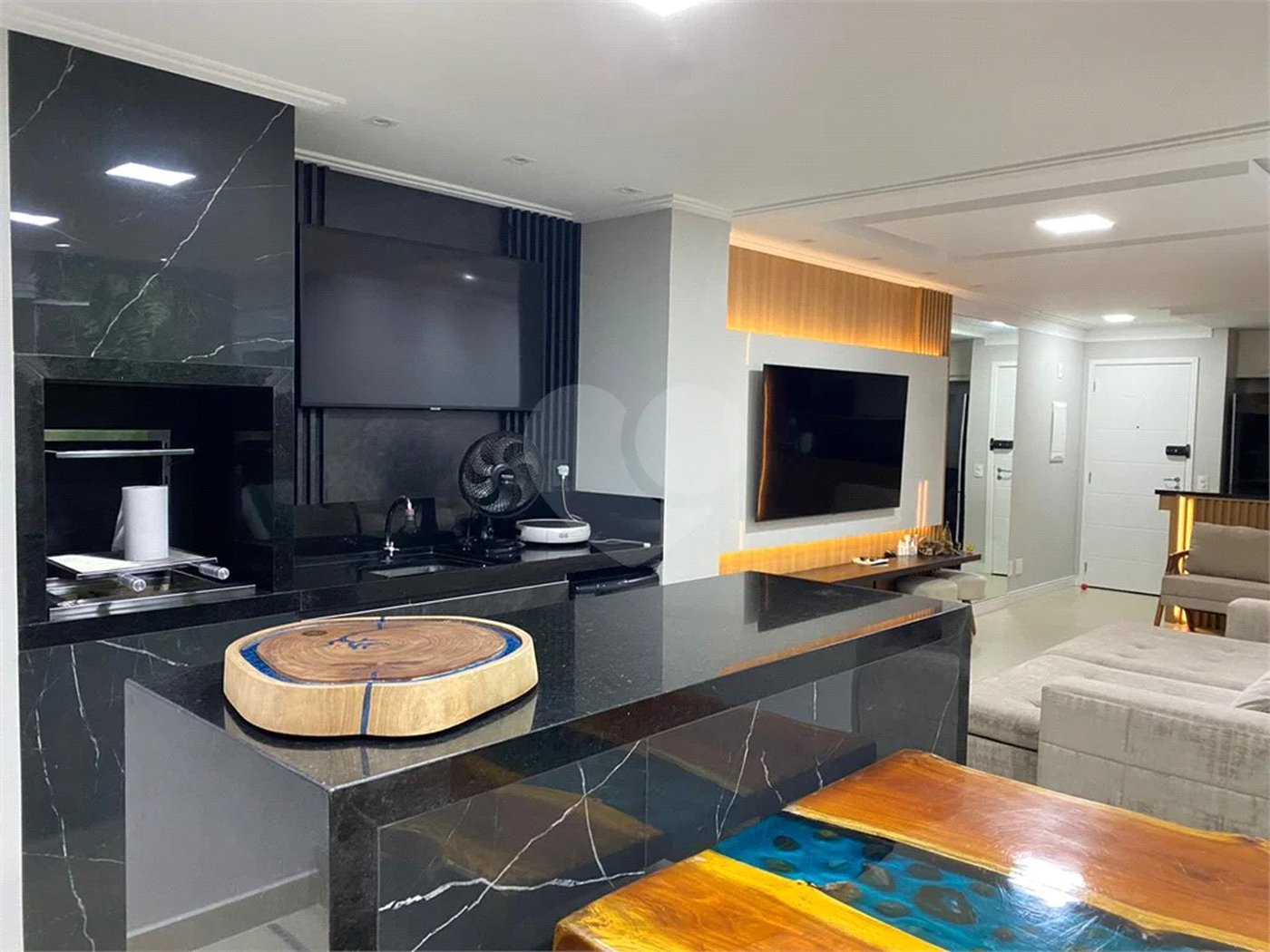 Apartamento à venda com 2 quartos, sendo 1 suíte,  em Vila Leonor, São Paulo, SP