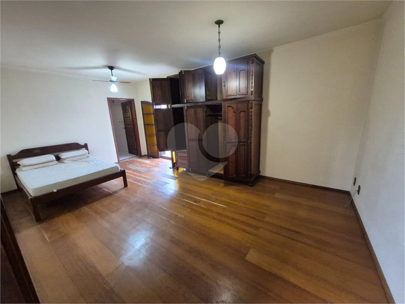 Casa à venda com 3 suítes em Vila Jardini, Sorocaba, SP