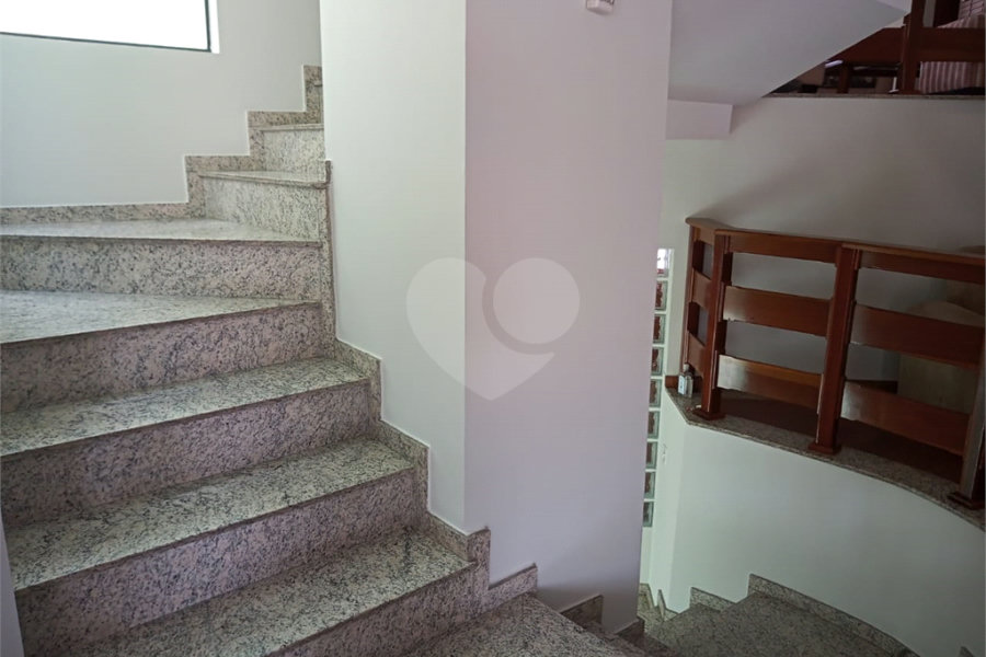 Sobrado à venda com 4 quartos, sendo 3 suítes, em Tremembé, São Paulo, SP