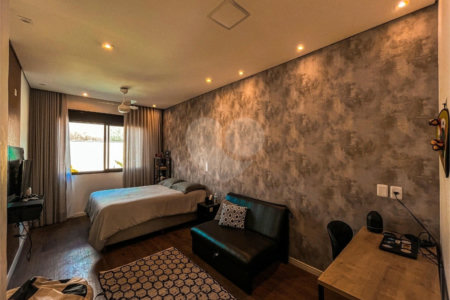 Casa à venda com 4 quartos, sendo 3 suítes,  no condomínio Vintage, Cotia - SP