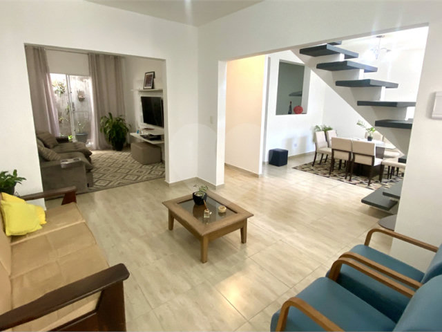 Sobrado à venda com 4 quartos, sendo 1 suíte,  em Vila Medeiros, São Paulo, SP