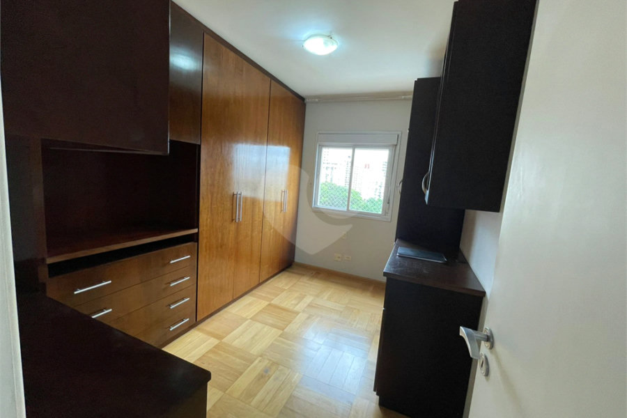 Apartamento à venda ou para alugar com 3 suítes em Morumbi, São Paulo, SP