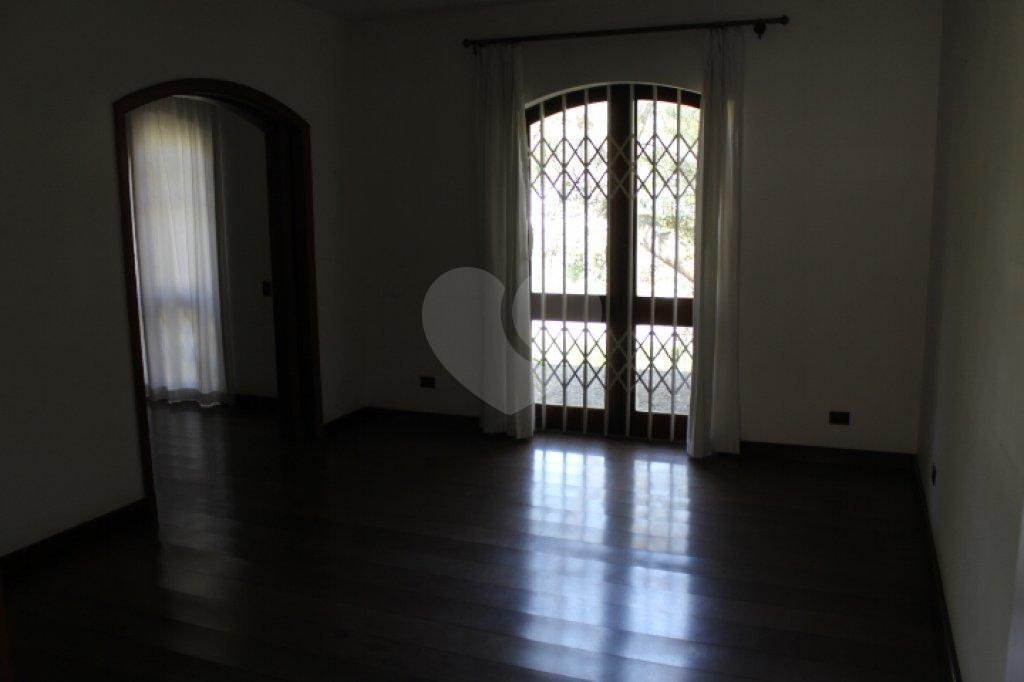 Casa Térrea à venda ou para alugar com 6 suítes em Vila Tramontano, São Paulo, SP