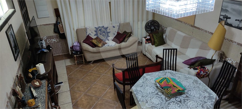 Sobrado à venda com 4 quartos, sendo 2 suítes, em Rio Pequeno, São Paulo, SP