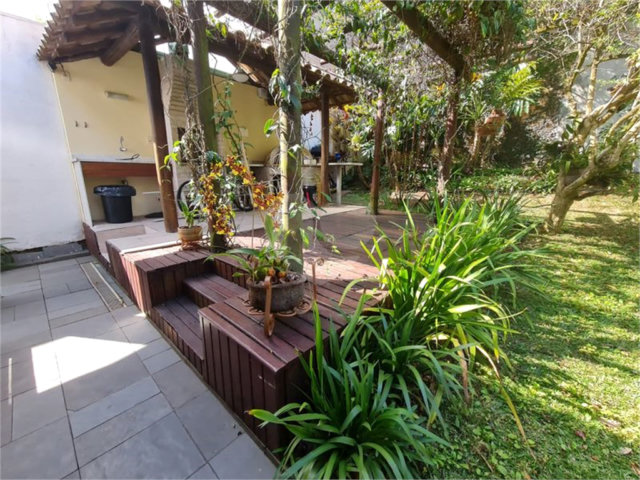 Sobrado à venda com 4 quartos, sendo 1 suíte,  em Granja Julieta, São Paulo, SP