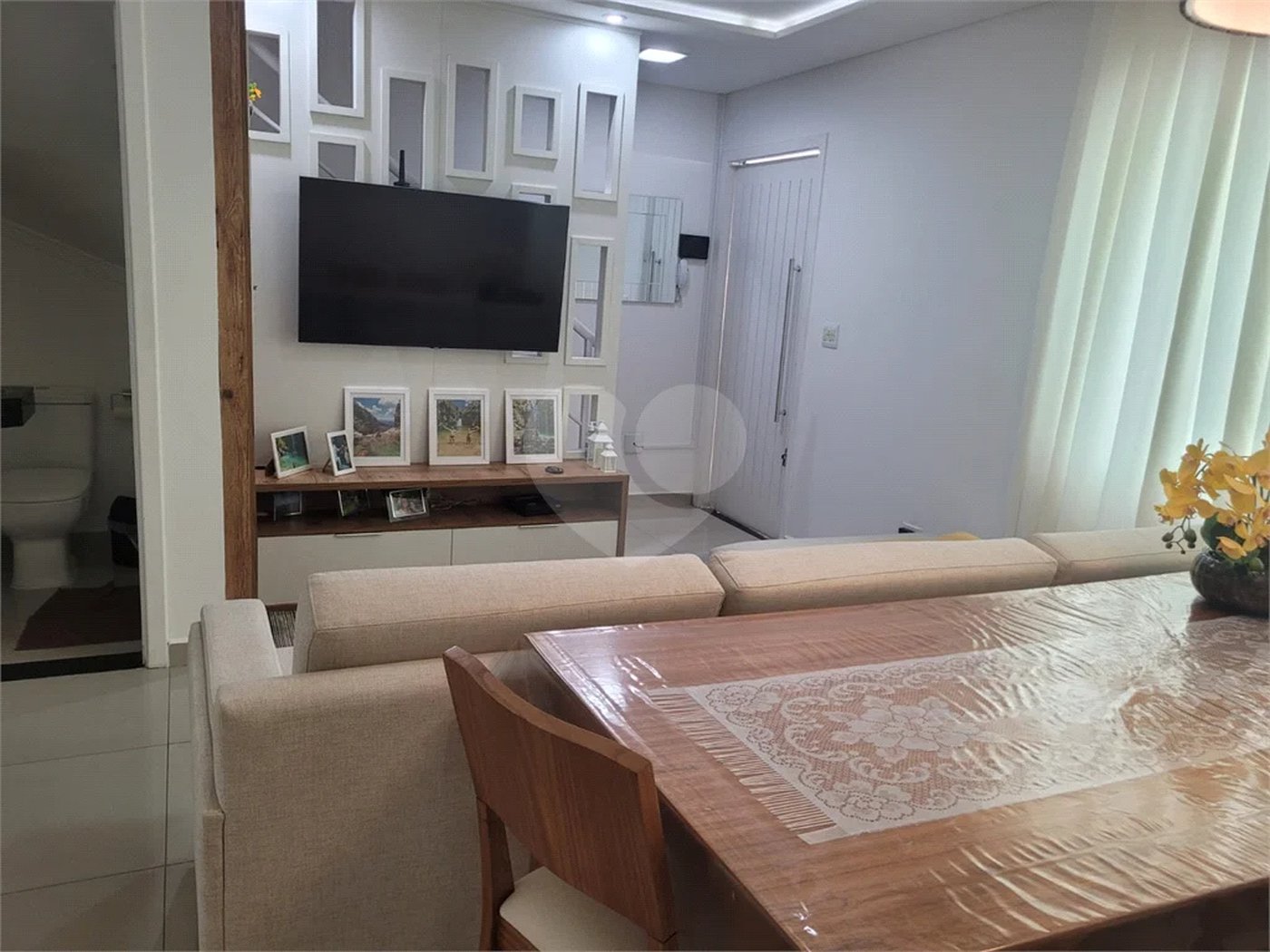 Casa à venda com 3 quartos, sendo 1 suíte, no condomínio Residencial Isabel, São Paulo - SP