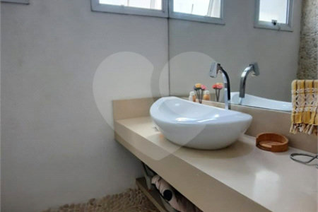 Apartamento à venda com 3 quartos, sendo 1 suíte, em Jardim Marajoara, São Paulo, SP