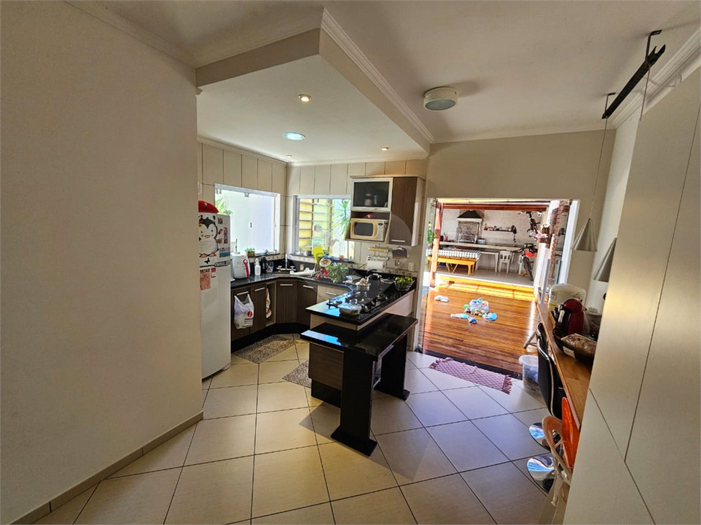 Sobrado à venda com 3 quartos, sendo 1 suíte,  em Residencial Colinas, Mogi das Cruzes, SP