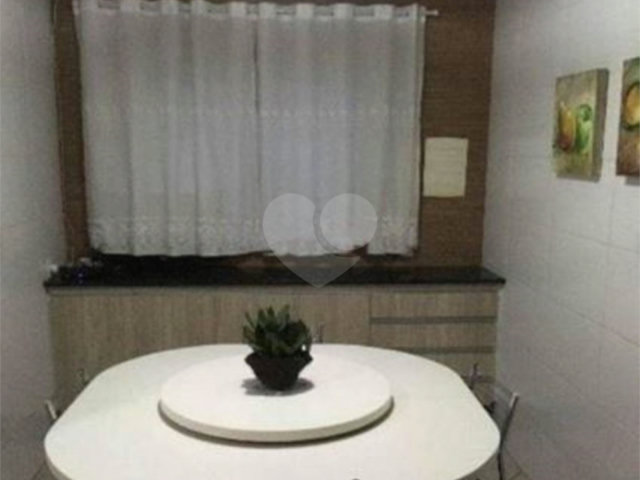 Sobrado à venda com 6 quartos em Cangaíba, São Paulo, SP