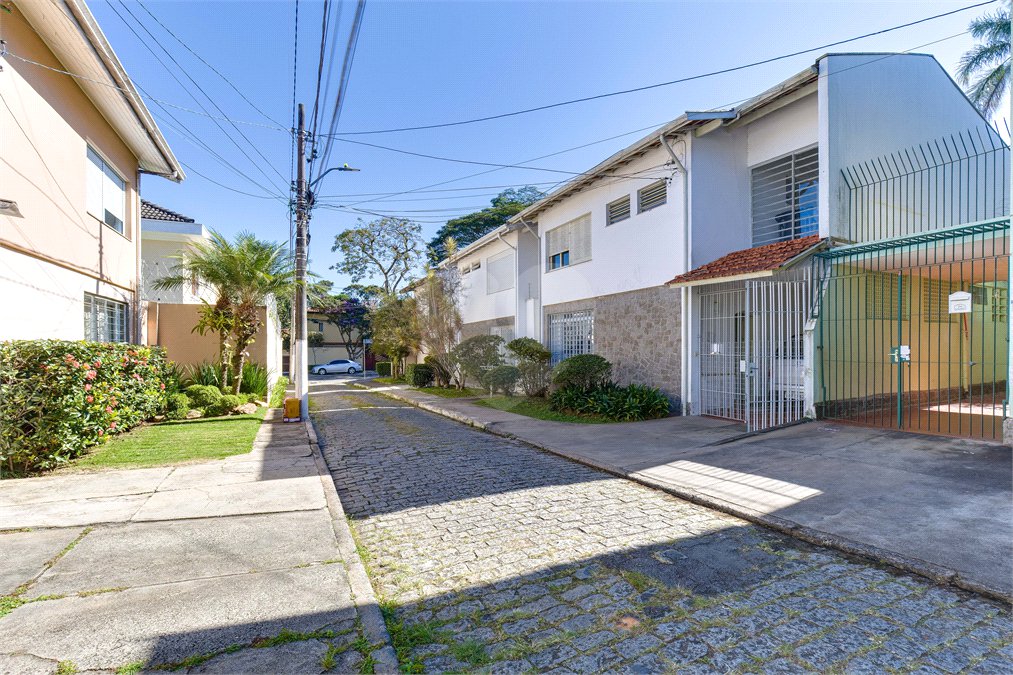 Casa de Vila à venda com 4 quartos, sendo 1 suíte, em Alto da Boa Vista, São Paulo, SP