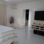 Sobrado à venda com 4 quartos, sendo 2 suítes, em Jaraguá, São Paulo, SP