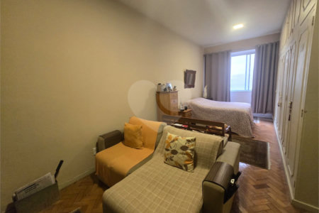 Apartamento à venda com 4 quartos, sendo 1 suíte, em Copacabana, Rio de Janeiro, RJ