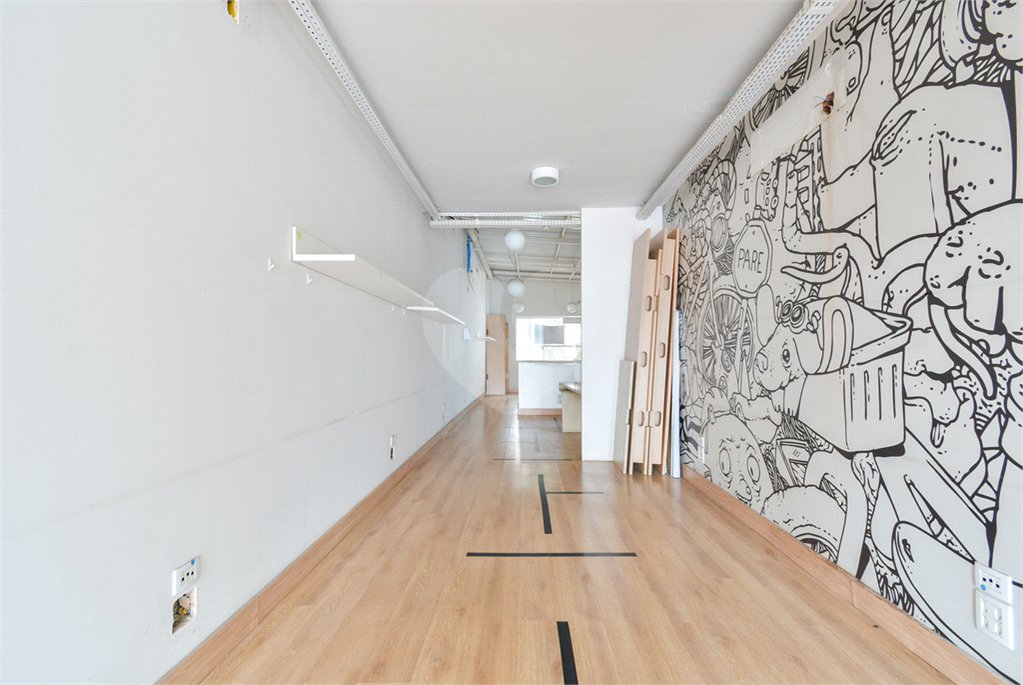 Sobrado à venda ou para alugar com 4 quartos em Vila Clementino, São Paulo, SP