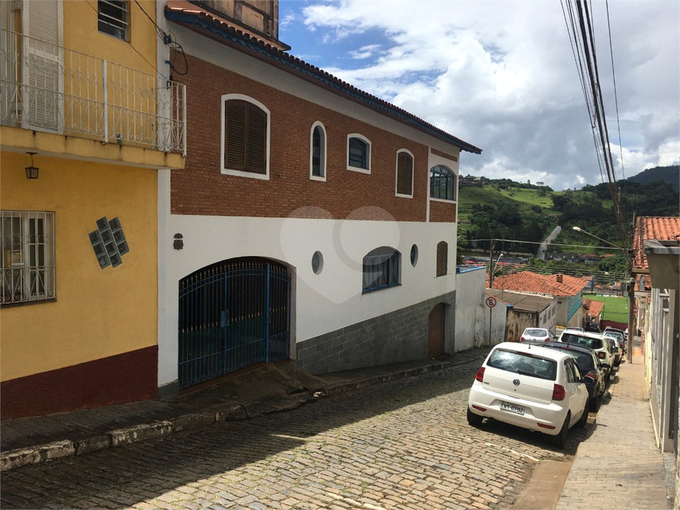 Casa à venda com 4 quartos, sendo 1 suíte, no Centro, Piracaia, SP