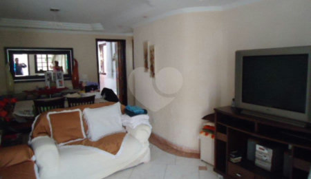 Sobrado à venda com 3 quartos, sendo 1 suíte,  em Jardim Leonor Mendes de Barros, São Paulo, SP