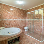 Casa Térrea à venda com 5 quartos, sendo 2 suítes, em Jardim Marajoara, São Paulo, SP