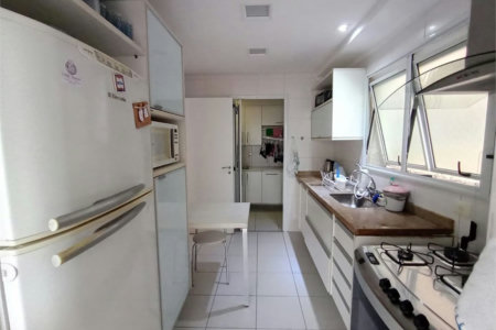 Apartamento Residencial à venda, Gonzaga, Santos - AP0695.